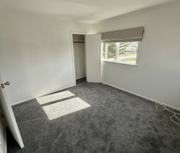 Home in the heart of Manurewa! - Photo 3