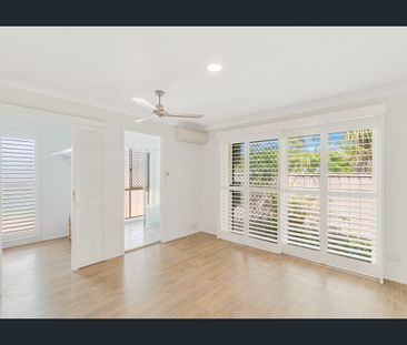 GREAT FAMILY HOME WITH POOL - Photo 2