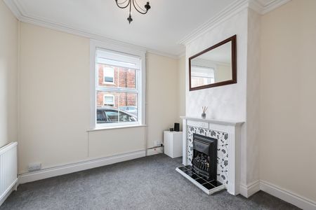 2 bedroom terraced house to rent - Photo 3