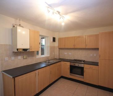 2 bedroom semi-detached house to rent - Photo 4