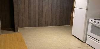 One bedroom basement - Photo 2