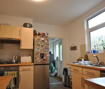 3 bedroom terraced house to rent - Photo 6