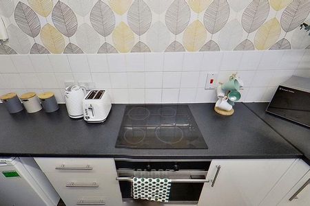 4 bedroom townhouse to rent - Photo 5