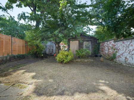 4 bedroom terraced house to rent - Photo 4