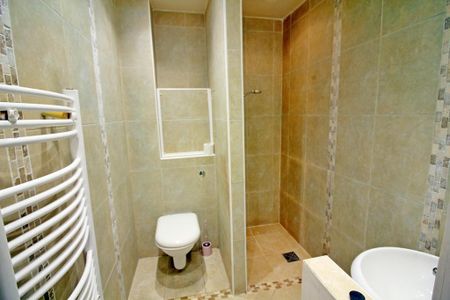 1 bedroom flat to rent - Photo 4