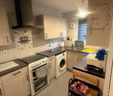 1 bedroom in a house share to rent - Photo 5