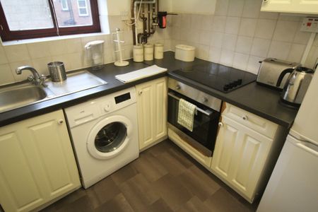 158A Woodsley Road, Flat 12, LS2 9LZ, Leeds - Photo 3