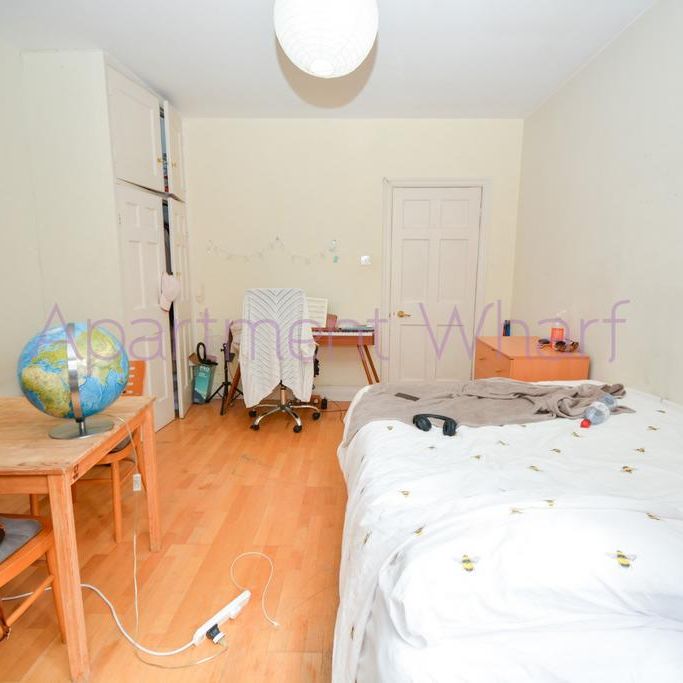 1 bedroom in a flat share to rent - Photo 1