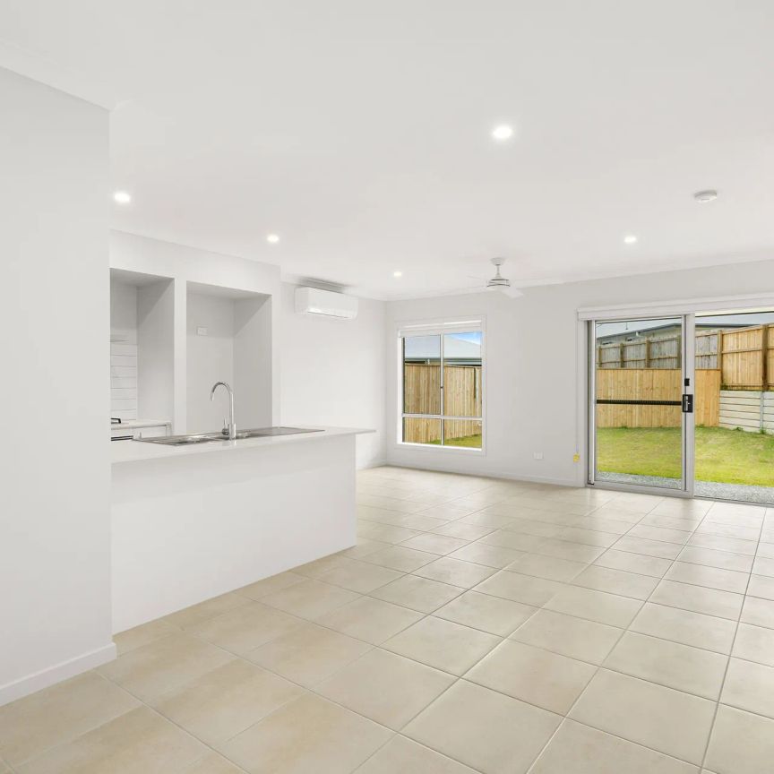 Near New 4-Bedroom Home in Logan Reserve – Move In Ready! - Photo 1