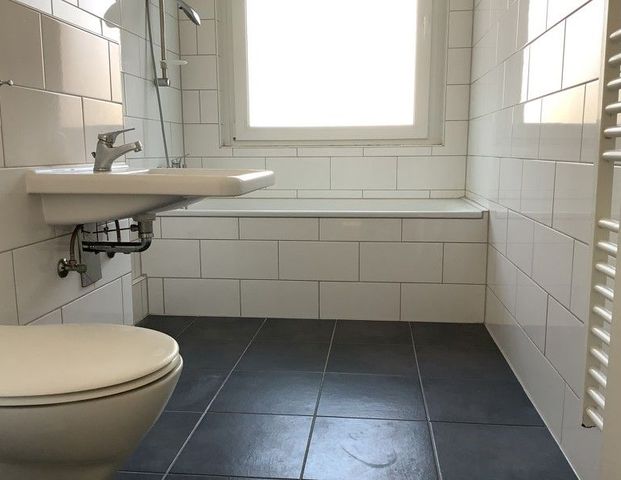 Helle und sanierte 3 Zimmer-Wohnung mit Balkon in Baumheide - Photo 1