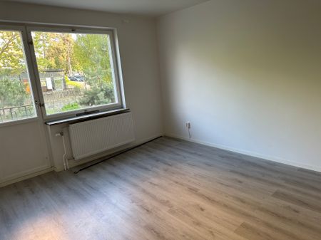 1,5:a 42m2 i Hässelby - Foto 2