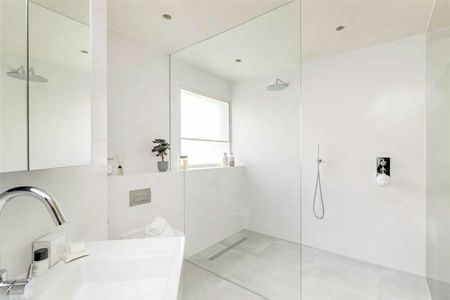 Soho Square, Fitzrovia & Covent Garden, W1D - Photo 5