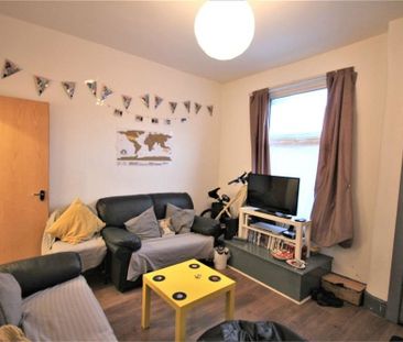 5 Bed - 82 Harold Terrace, Hyde Park, Leeds - LS6 1LD - Student - Photo 4