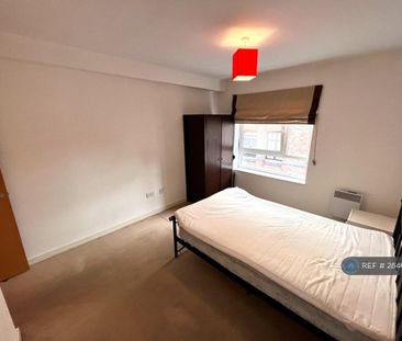 2 bedroom flat to rent - Photo 2
