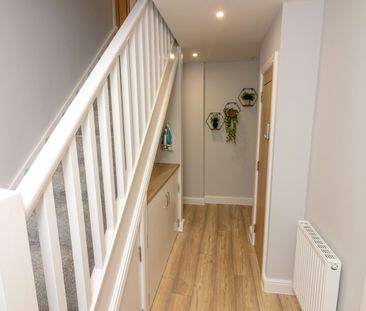 Fabulous shared house within walking distance of hospitals, train s... - Photo 2