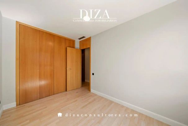 Piso de alquiler en De la Habana, El Viso - Photo 1