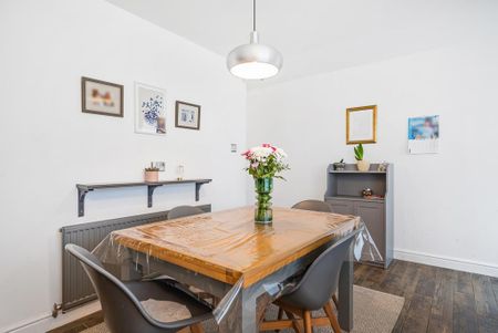 3 bedroom semi-detached house to rent - Photo 3