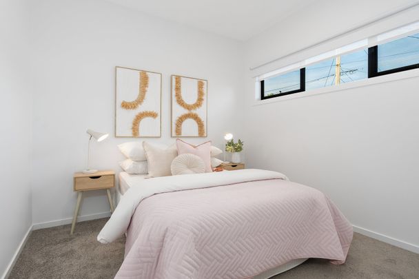 Brand New, High Quality Townhouse - AVAILABLE FOR 6 OR 12 MONTHS! - Photo 1