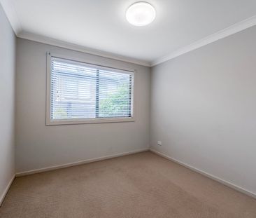 Bright, Private and Perfectly Positioned in Leonay - Photo 3