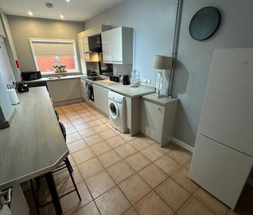 Room 4, 229 Donegall Rd, Belfast, BT12 5NB - Photo 1
