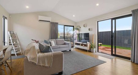 Easy-Care Family Haven - Photo 3