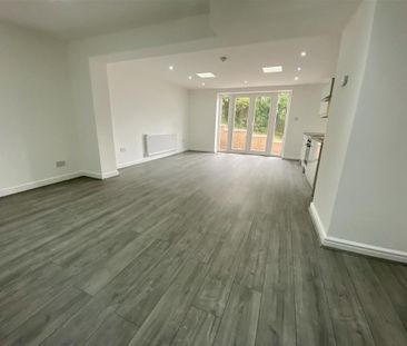 5 bedroom detached house to rent - Photo 1