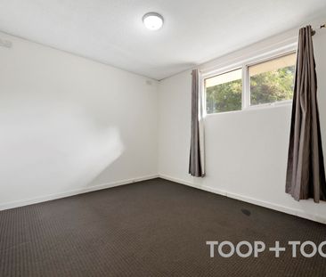 Bright 2 Bedroom Unit! - Photo 5