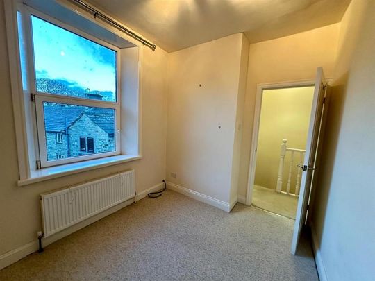 2 bedroom end of terrace house to rent - Photo 1