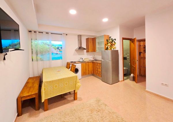 LONG TERM RENTAL Beautiful villa with sea views for rent in Benissa coast with 5 bedrooms.