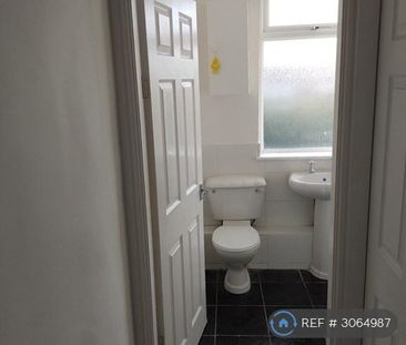 3 bedroom terraced house to rent - Photo 6