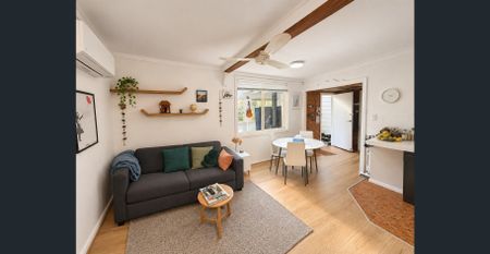 Versatile Home with Additional Downstairs Living & Flexible Furnishing Options! - Photo 4
