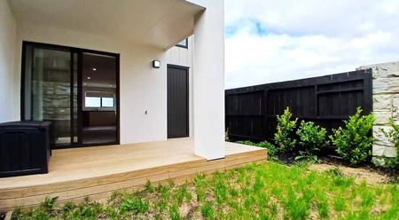 Unbelievable Bargain - 4 bdrms/2 bthrms/3 toilets - Photo 5