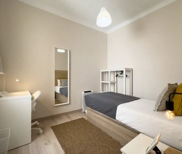 Carrer de Verdi, Barcelona, Catalonia 08024 - Photo 3