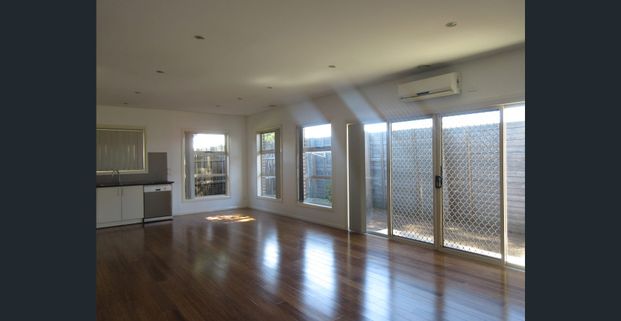 Modern Two Bedroom Villa Unit - Photo 1