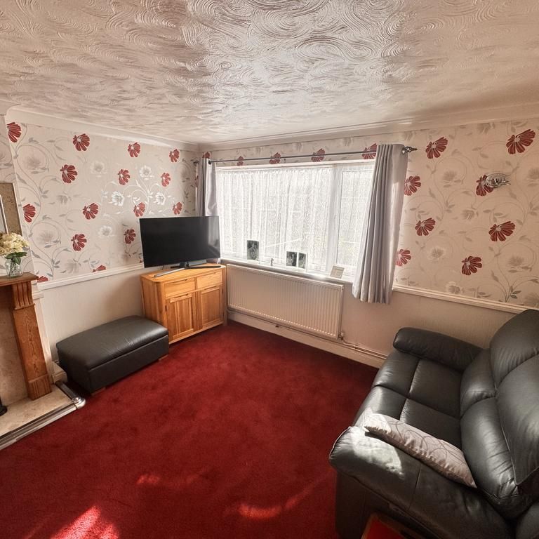 4 bedroom detached house to rent - Photo 1