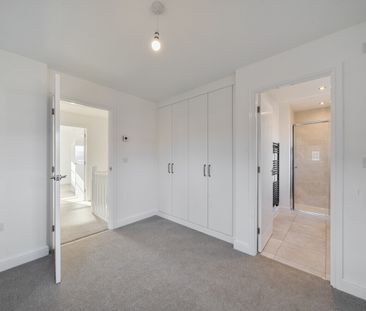 Old Manor End, Upton - Photo 4