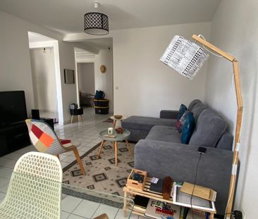 Location Appartement 3 pièces 58m² STE ROSE 97115 - Photo 2