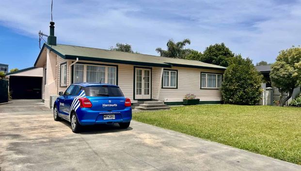 Large three bedroom home - Photo 1