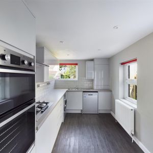 Beaconsfield Road, Brighton - Photo 2