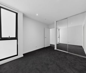 Private, Practical and Perfectly Positioned - Photo 2