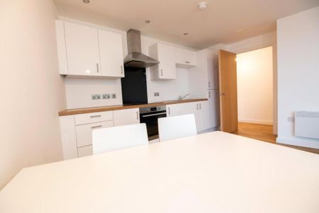 2 bedroom flat to rent - Photo 5