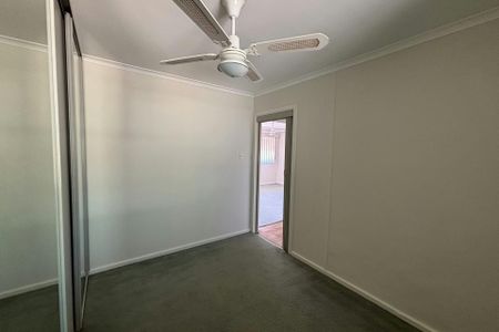 39 Clark Crescent - Photo 2