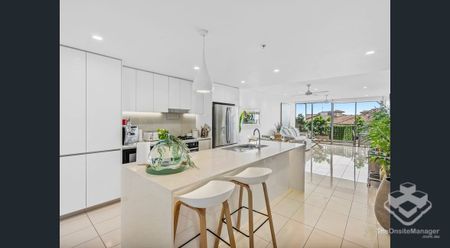 Stylish Broadwater Living with Water Views - Photo 2