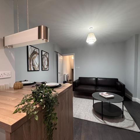 1 Bedroom, 1 bath, 1 reception Flat - Photo 1