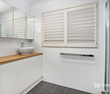 Renovated 2 Bedroom Townhouse in Prime Location - Photo 5