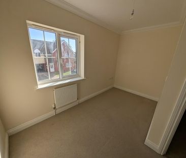 3 bedroom semi-detached house to rent - Photo 6
