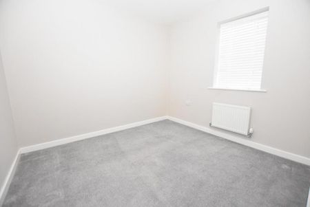 4 bedroom detached house to rent - Photo 3