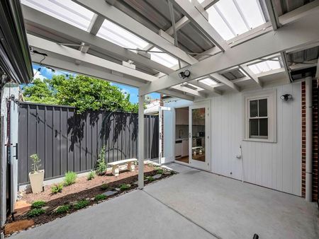 Fully renovated character cottage in the heart of North Adelaide - Photo 4