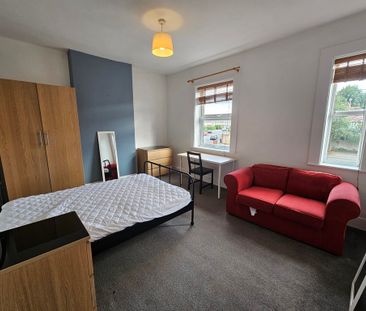 4 Bed Student Accommodation - Photo 5