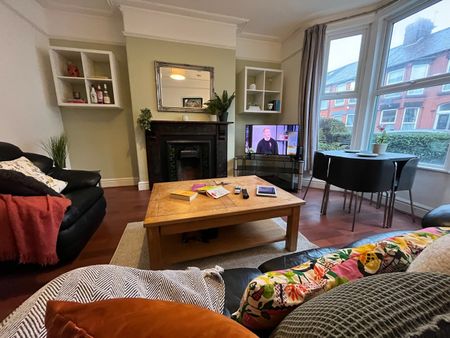 3 Bed Terraced House, Garmoyle Road, L15 - Photo 2